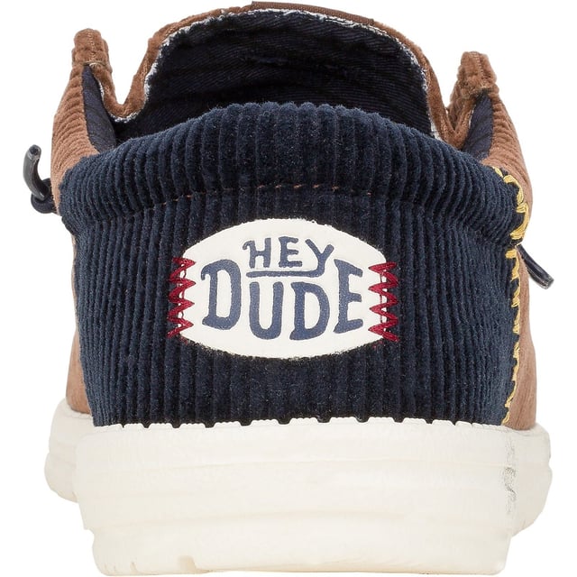 Wally Funk Corduroy brings campus cool and workday style together. Corduroy upper, twill lining and fun colorblock stitching at the heel. Made for busy days or transitioning from work to play.