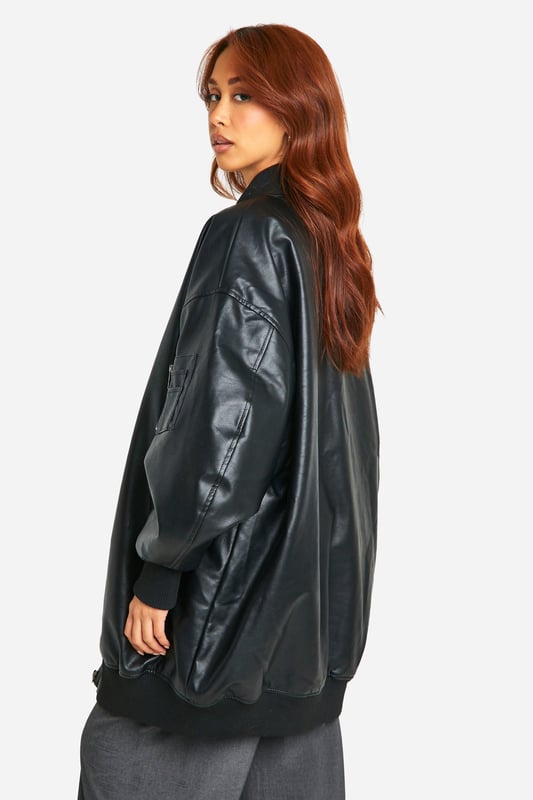 Wrap up in the latest coats and jackets and get out-there with your outerwearBreathe life into your new season layering with the latest coats and jackets from boohoo. Supersize your silhouette in a padded jacket, stick to sporty styling with a bomber, or protect yourself from the elements in a plastic raincoat. For a more luxe layering piece, faux fur coats come in fondant shades and longline duster coats give your look an androgynous edge.