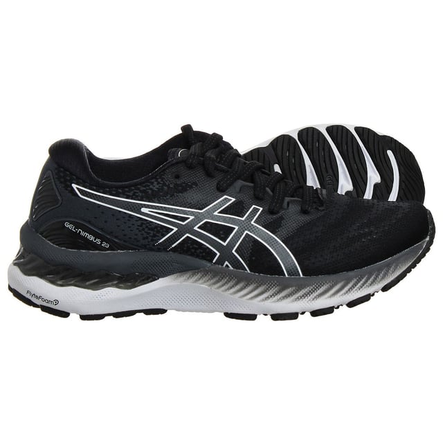 De Asics Gel-Nimbus 23 Dames Zwarte Hardloopschoenen zijn de belichaming van stijl, comfort en prestaties voor vrouwelijke hardlopers. Deze schoenen zijn ontworpen om uitzonderlijke ondersteuning en demping te bieden, wat zorgt voor een soepele en comfortabele loopervaring. Hier is een gedetailleerde beschrijving met belangrijke kenmerken:

Strak en Modern Ontwerp: De Gel-Nimbus 23 schoenen van Asics hebben een strak en modern ontwerp, dat esthetiek combineert met geavanceerde technologie voor een aantrekkelijke en hedendaagse uitstraling.

Premium Materialen: Asics staat bekend om het gebruik van hoogwaardige materialen in hun schoenen. Deze trainers zijn doorgaans vervaardigd uit topmaterialen, wat zowel duurzaamheid als comfort waarborgt.

Klassieke Zwarte Kleur: De schoenen komen in een klassieke zwarte kleur met subtiele accenten, wat een veelzijdige en tijdloze uitstraling biedt die naadloos past bij verschillende hardloopoutfits.

Gel Dempingstechnologie: Deze schoenen zijn uitgerust met de kenmerkende Gel-dempingstechnologie van Asics, zowel in de hiel als in de voorvoet. Dit geavanceerde dempingssysteem biedt superieure schokabsorptie, vermindert de impact op de gewrichten en zorgt voor een zachte en comfortabele ervaring.

Responsieve Tussenzool: De tussenzool is ontworpen om responsieve demping te bieden, waardoor je algehele loopprestaties worden verbeterd door de ideale balans tussen ondersteuning en comfort te leveren.

Veilige Vetersluiting: De schoenen zijn doorgaans voorzien van een traditionele vetersluiting, die een veilige en aanpasbare pasvorm biedt die is afgestemd op de vorm van je voet.

GevoerdeKraag en Tong: Om comfort te waarborgen en schuren tijdens het hardlopen te voorkomen, zijn de schoenen voorzien van een gevoerde kraag en tong.

Ademende Bovenkant: De bovenkant van de schoenen is meestal gemaakt van ademend mesh-materiaal, wat zorgt voor luchtcirculatie en het verminderen van vochtopbouw binnenin de schoen.