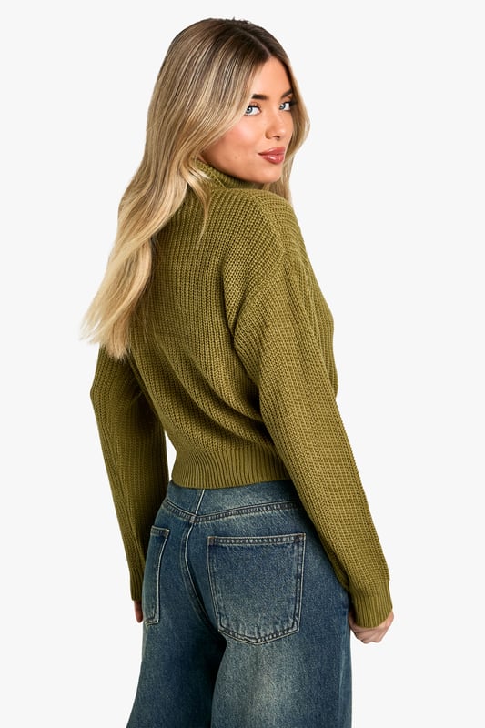 Nail new season knitwear in the jumpers and cardigans that are cosy yet coolGo back to nature with your knits this season and add animal motifs to your must-haves. When you're not wrapping up in woodland warmers, nod to chunky Nordic knits and polo neck jumpers in peppered marl for your laidback layering pieces. Bejewelled basics and standout sequin sweaters transform your knitwear for nights out.