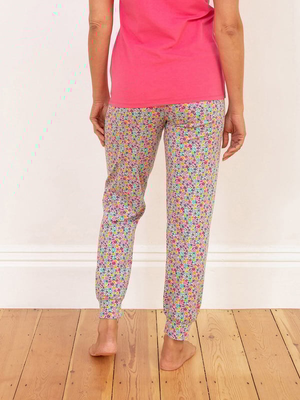 95% organic cotton 5% elastane | Proud to be certified by Control Union to the Global Organic Textile Standard (GOTS) | Petal perfume all-over print | Single jersey with a little bit of stretch | Deep elasticated waistband | Made in Turkey | Machine washable at 40 degrees, or at 30 degrees to be kinder to the planet