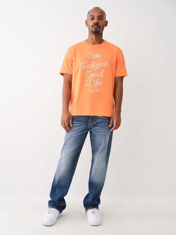 Crafted from soft cotton knit, the Embroidered Rope Logo Tee is the perfect T-shirt for the new season. Featuring a crew neck and short sleeves. Finished with a front rope embroidered “True Religion Good Life Est. 2002” text.