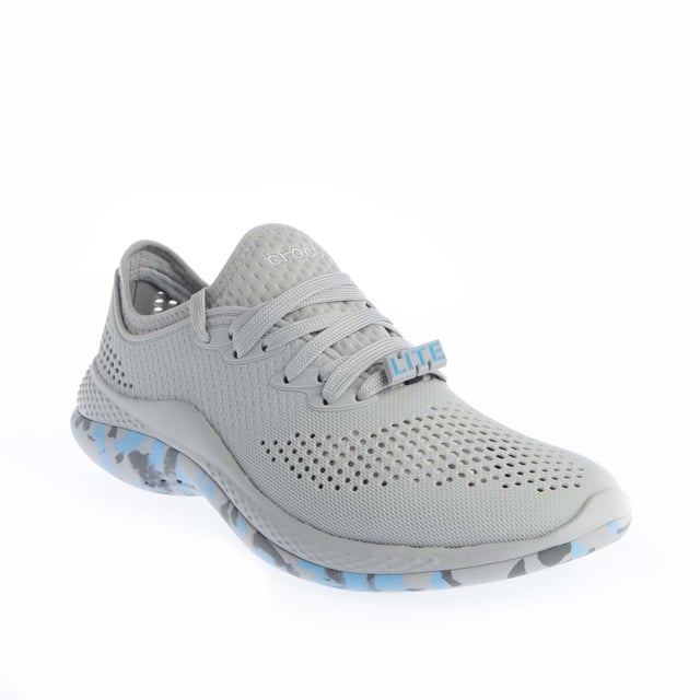 Heren Crocs LiteRide 360 Pacer Trainers in de kleur grijs.- Dynamisch ademend Matlite™ Motion bovenwerk.- Inclusief twee Jibbitz™ veterbedels "Litein en "Ridein.- Gebreide stof.- Druk en warmte toegewezen aan de voet om je ondersteuning en ademend vermogen te geven waar je voeten het het meest nodig hebben.- 360 graden LiteRide™ schuim onder de voet dat superzacht, ongelooflijk licht en buitengewoon veerkrachtig is.- LiteRide™: Revolutionair. Ingekorte zachtheid. Innovatief comfort.- Rubberen buitenzool.- Ref: 2076320ZU