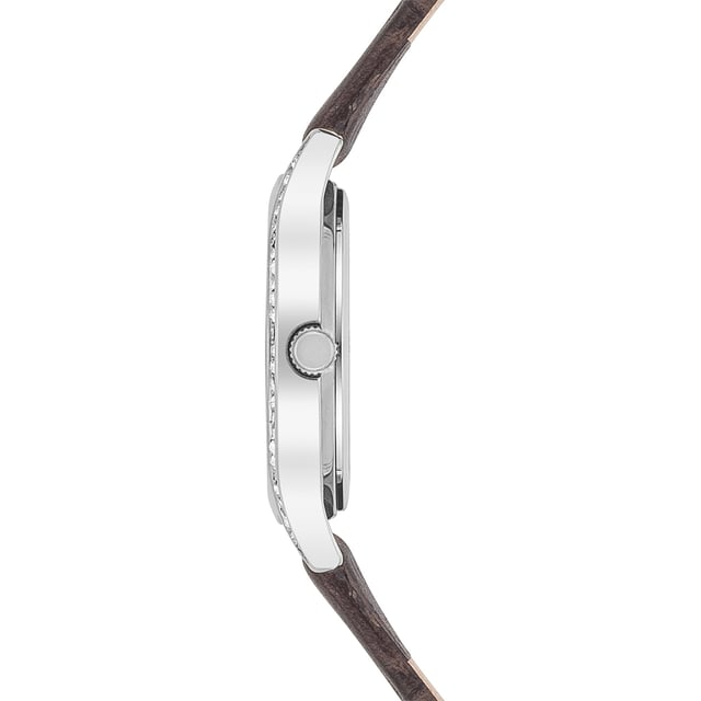 Would you like a watch with feminine broadcast that fits every outfit? Then this model of the Trilani brand is a good choice. The women's watch inspires with a tidy dial with striking dauphine devices and Roman numbers. The curved stainless steel housing, glamorous sparkle accents made of glass crystals and a soft real leather bracelet with a croco embossing round off the high-quality overall concept and make the watch a varied companion at work and leisure. A precise quartz clock, a mineral glass and a screwed housing floor make the premium equipment perfect.