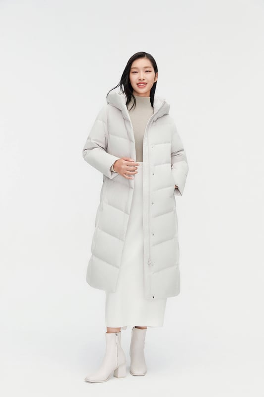 Discover unparalleled warmth and comfort with our premium duck down-filled jacket, featuring 680+ fill power for exceptional insulation. Enhanced by advanced seamless fabric, it offers a smooth, flexible feel, ensuring both comfort.