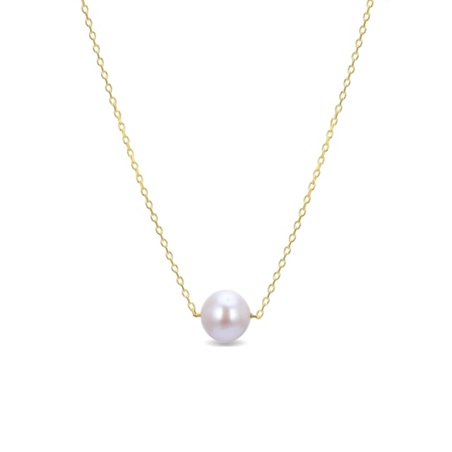 Collar sadah de plata de ley 925 y perla blanca con acabado en baño de oro amarillo de 18 quilates. Essential encarna la sencillez refinada, piezas atemporales con líneas suaves y el brillo adicional de las circonitas. Joyas básicas sin pretensiones que son perfectas para el uso diario, pero también pueden funcionar en ocasiones especiales.