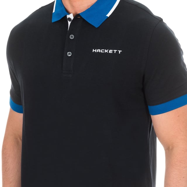 Short sleeve polo Hackett London.
 Lapel collar with contrast ribbed finish.
 Half button closure.
 Signature embroidery on the upper side.
 Comfortable and breathable fabric.
 Sleeves with contrast ribbed finish.
 Seams seen in tone.
 Composition: 100% cotton
 Care:
Wash maximum at 30ºC.
 - Iron at medium temperature, max. 110ºC.
 - It is not allowed to use a dryer.
 - Do not use bleach.
 - Does not support dry cleaning.