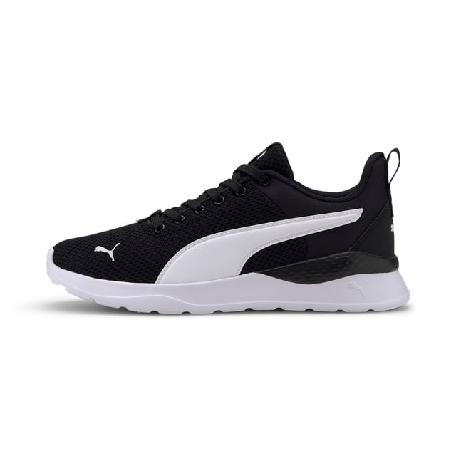 Deconstructed and refined, the Anzarun Lite Trainers ensure a clean look that's perfect for every occasion. Featuring a breathable mesh upper, a cushy EVA midsole and true heritage PUMA branding throughout, this trainer is comfort and style combined.