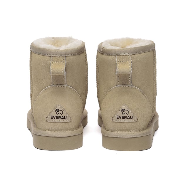 Discover the Ostrich Boots, a favourite among A-list celebrities, perfect for your winter wardrobe staple. These iconic boots effortlessly complement any outfit, whether you're relaxing at home or out running errands, seamlessly merging style with practicality for enduring comfort.

Product No. EAU3017

Description:
- Cow Suede Upper
Sheepskin Wool Insole and Lining
- EVA Sole