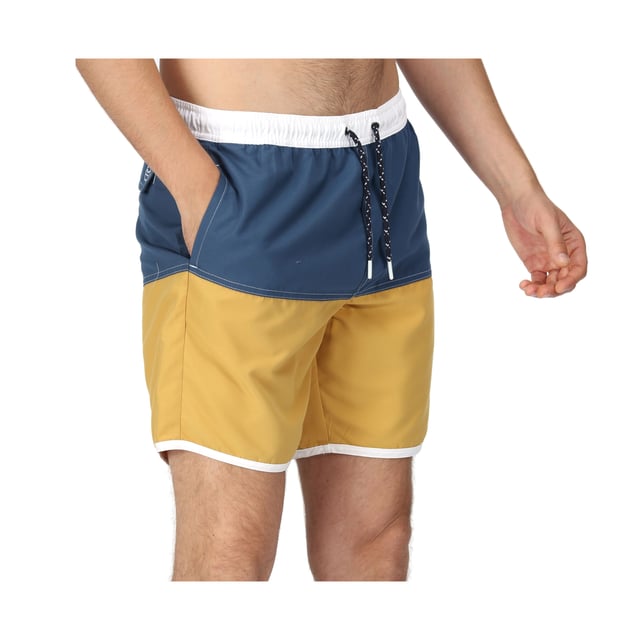 100% gerecycleerd polyester. Voering: Gaas. Stof: Microvezel, Soft Touch. Ontwerp: Kleurenblok, Logo. Bevestiging: Pull-On. Binnen Briefje. Stoftechnologie: slijtvast, sneldrogend. Taille: Koord, Elastisch. Duurzaamheid: Gemaakt van gerecycled materiaal.