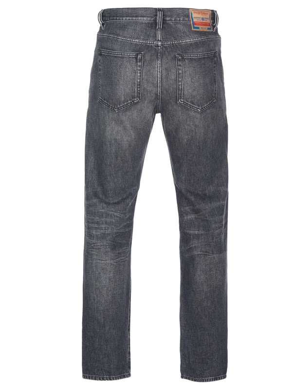 80% Bomull, 20% Hampa; Diesel jeans 2020 D-VIKER - 007C4; Modell: A05156 007C4 02; Tillverkad av hög kvalitet; Mjuk bomullsblandning; Normal passform, mitt i midjan; Knäppning: knappar; Klassisk 5-fickstil; Bälteshällor; Diesel-logotypdetaljer