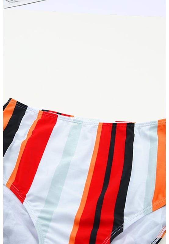 Square neck design for a modern and sophisticated look
  Sleeveless design for easy movement
  Fashion print adds a unique and eye-catching element
  Made from Quality materials for a comfortable fit
  Perfect choice for women who appreciate fashion-forward swimwear