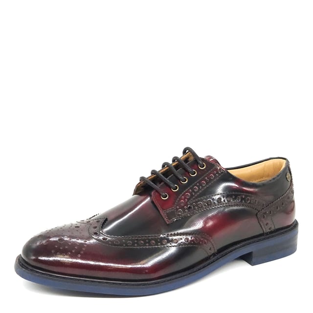 Feltham, a classic brogue derby shoe designed to transition you between smart-casual and casual wear with ease. Featuring traditional brogue punctured detailing, alongside a contrasting coloured sole for a modern twist.