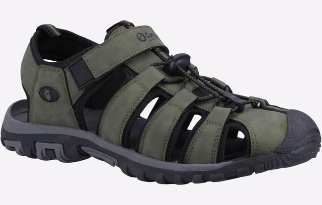 Heren zomerse wandelsandaal van Cotswold, Furze, is gemaakt van lichtgewicht gerecycled bovenwerk. Het heeft een trekkoordsluiting voor een veilige pasvorm en sportieve uitstraling. - Textiel / synthetisch bovenwerk - Robuuste 360-grip zool voor superieure grip - Gemaakt van lichtgewicht gerecycled bovenwerk - Trekkoordsluiting voor een veilige pasvorm - Sportieve robuuste 360-grip zool voor superieure grip