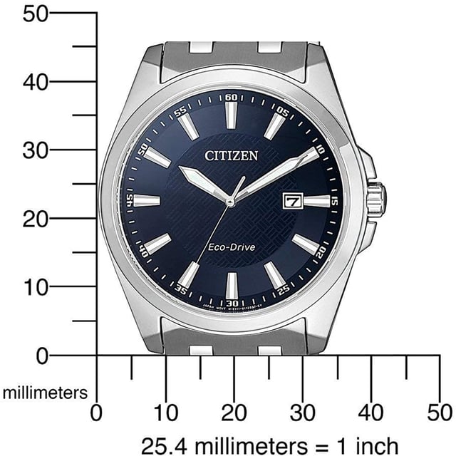 Diese Citizen Analoguhr für Herren ist das perfekte Zeitmesser, um sie zu tragen oder zu verschenken. Ihr silbernes, 43 mm rundes Gehäuse kombiniert mit dem bequemen Armband aus Edelstahl sorgt dafür, dass Sie dieses beeindruckende Zeitmesser ohne Kompromisse genießen können. Angetrieben von einem hochwertigen Eco-Drive-Uhrwerk und wasserdicht bis 10 bar, wird Ihre Uhr weiter ticken. Diese hochwertige, schlichte Uhr passt hervorragend zu jedem Outfit und zu jedem Anlass. Die Uhr verfügt über eine Eco-Drive-Technologie (aufgeladen durch jede Lichtquelle; niemals eine Batterie nötig) - Die Uhr hat eine Kalenderfunktion: Datum, solarbetrieben, leuchtende Zeiger, leuchtende Zahlen. Hochwertiges Armband aus Silber-Edelstahl mit einer Länge von 21 cm und einer Breite von 21 mm, mit einer Sicherheitsfaltschließe. Gehäusedurchmesser: 43 mm, Gehäusehöhe: 10 mm, Gehäusefarbe: Silber und Ziffernblattfarbe: Blau.