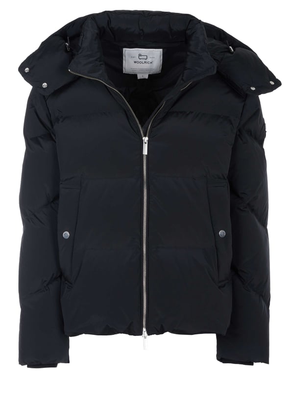 91% polyamide, 9% elastaan; Woolrich-jasje;  Model: CFWWOU0883FRUT1148 100;  Hoogwaardige afwerking;  Afneembare capuchon met drukknopen en trekkoord;  tweewegritssluiting;  Twee zijzakken met drukknopen;  Twee binnenzakken met klittenbandsluiting;  donsvoering;  Woolrich-logodetails