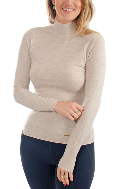 Elevate your knitwear collection with this soft jumper that's crafted from cosy, soft touch knit. It's designed in a regular fit and features a chic roll neck, rolled edges, and finished with a brass logo plate at hem .
Fit: Semi Fitted, Sizing: As expected