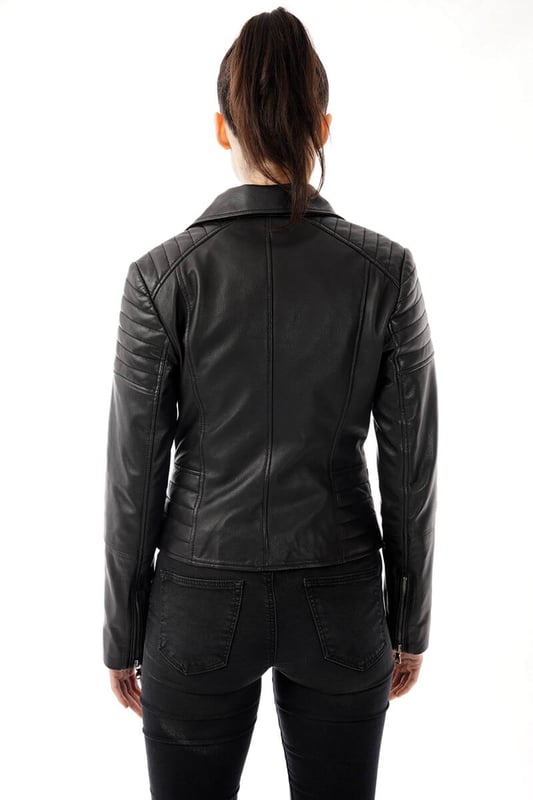 This real leather jacket from BARNEYS ORIGINALS features a subtle wrinkled texture and ribbed detailing on the shoulders and waist. With super soft leather and silver coloured hardware this jacket is a real winner.