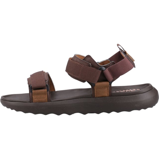 Trend on, trendsetter, in the sandal style of the moment. Carson Sandal's three stretchy and adjustable footsteps create an instant custom fit, with foam throughout for all-foot comfort.