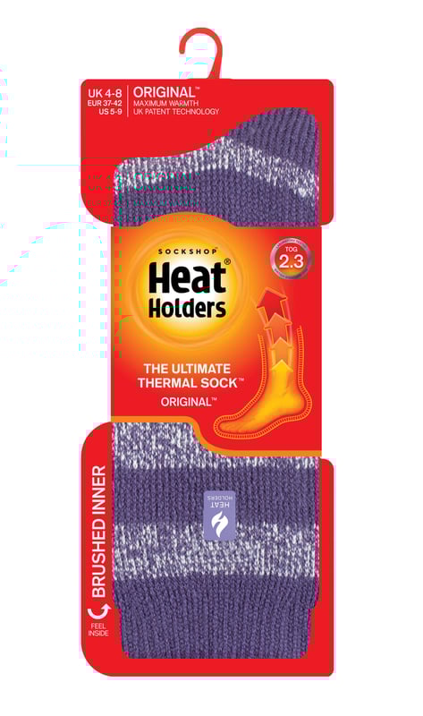 Halten Sie Ihre Füße warm und kuschelig in diesen Ladies Twist Socks von Heat Holders. Hüllen Sie Ihre Füße in diese flauschigen, mit Fleece gefütterten Thermosocken, die Sie jeden Tag tragen können, egal ob Sie zu Hause oder im Büro arbeiten! Diese Socken haben nicht nur eine hohe Tog-Einstufung von 2,3, sondern sie sind auch wissenschaftlich erwiesen die wärmsten Socken auf dem Markt, da sie mit einer in Großbritannien patentierten Stricktechnologie hergestellt werden. Das offizielle Heat Holders Yarn, ein in Japan entwickeltes Thermogarn, sorgt für eine leistungsstarke Isolierung gegen Kälte und bietet eine hervorragende Feuchtigkeitsableitung und Weichheit. Sie wurden außerdem mit einem UK PATENTED langen, geschlungenen Kissenflor gestrickt, der die warme Luft nahe an der Haut hält. Das fachmännische Bürstverfahren von Heat Holders maximiert die Menge an warmer Luft, die in jeder Socke gehalten wird, und sorgt so für unschlagbare Wärme. Schützen Sie Ihre Füße vor der Kälte mit diesen dicken Thermo-Damensocken. Erhältlich in einer Reihe von Farben und Designs, gibt es einen Stil für die modischen Bedürfnisse einer jeden Frau! Die leuchtenden Farben dieser Socken zaubern ein Lächeln auf das Gesicht jeder Frau, egal ob Sie einen geliebten Menschen oder sich selbst beschenken möchten! Wählen Sie zwischen Berry, Pink, Schwarz oder Lila, Navy und mehr! Wärmen Sie Ihre frostigen Zehen mit diesen niedlichen, flauschigen Socken mit Thermoschicht. Diese Socken sind in den Damengrößen 4-8 UK, 37-42 EU, 5-9 US erhältlich.