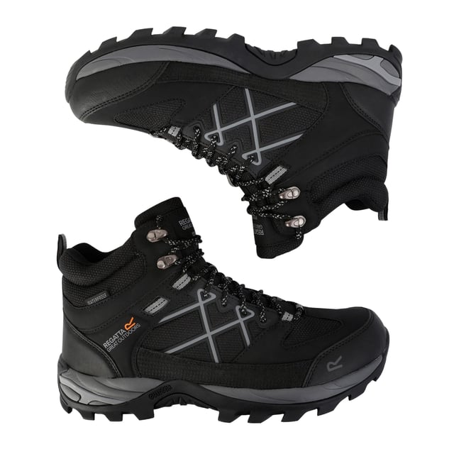 Regatta - Herren Wanderstiefel "Samaris III" (Schwarz/Graphit-Schwarz) Obermaterial: langlebig, Polyester, PU (Polyurethan), Synthetischer Stoff. Marke: Regatta. Einlegesohle: TECFOAM. Mittelsohle: EVA (Ethyl-Vinylacetat), Leicht, Stoßdämpfend. Laufsohle: Gummi, Traktionsgriff. Ösen: 8. Gewebetechnik: Atmungsaktiv, Strapazierfähig, Isotex, wasserabweisend, Wasserbeständig, Wasserfest. Abriebfest, gepolstert, Flexibel, Fersenstoßdämpfer, Geformter Kragen, Anziehlasche, Scheuerschutz, Zehenschutzkappe. Absatz: Flacher Absatz. Knöchelhoch. Design: Kontrast Detail, Logo, Aufschrift. Zehenstil: Rund. Ghillie-Schnürung.