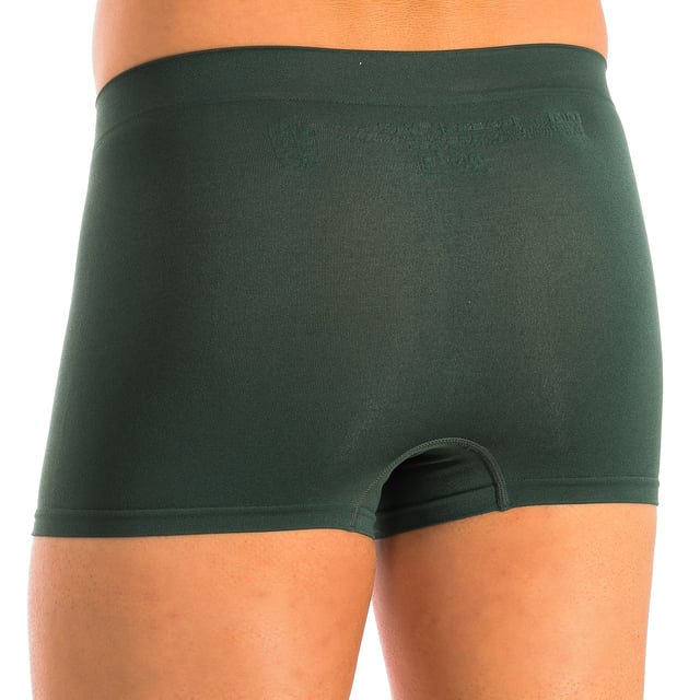 Pack-2 boxers Unno Basic by Dim.
Color Verde.
Cinturilla elástica, con nombre de la marca en la parte central.
Tejido transpirable.
Frontal anatómico con capacidad de sujetar sin apretar.
Sin costuras.

Composición:  80% Poliamida, 18% Elastano, 2% Poliéster.

Cuidados:
- Lavara a mano a temperatura máx. 40º.
- No utilizar lejía.
- No permite el uso de secadora.
- No planchar.
- No lavar en seco.