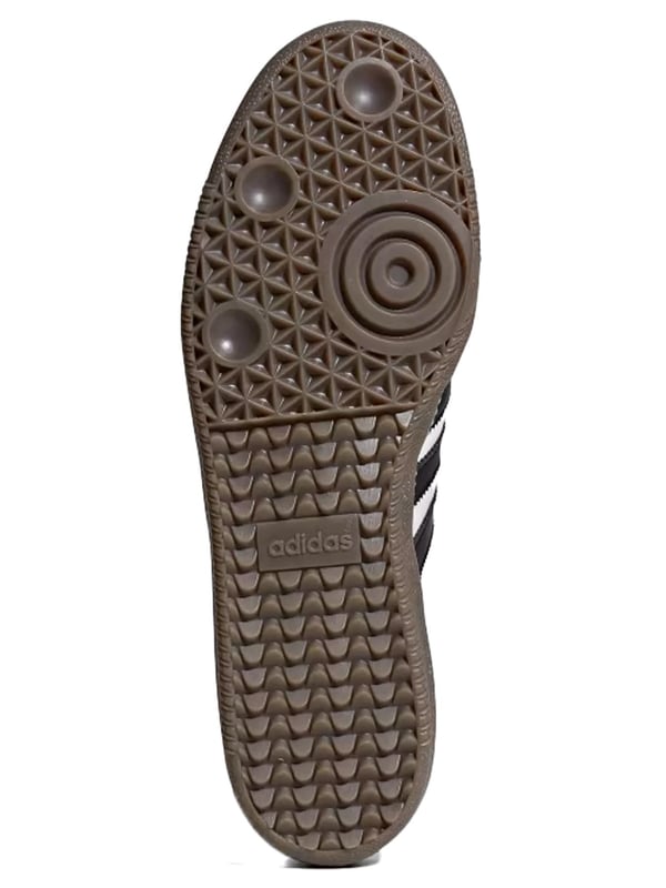 Stap in stijl het veld op met de iconische Samba. Deze schoenen hebben een bovenwerk van soepel leer en strakke suède accenten, waardoor de klassieke look en feel behouden blijft. De vetersluiting zorgt voor een comfortabele pasvorm, terwijl de voering van synthetisch leer en de tussenzool van gomrubber ondersteuning en demping bieden. Breng een eerbetoon aan het voetbalerfgoed met de getextureerde rubberen cupzool en het T-neusontwerp, compleet met goudfoliedetails en metalen accenten die de naam "Samba" spellen.
adidas Sambas hebben een normale pasvorm, maar sommige mensen vinden ze iets aan de smalle kant. Heb je bredere voeten? Kies dan een halve maat groter voor wat meer ruimte