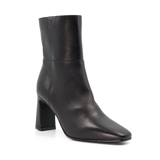 Our premium Orlie style will make the ideal investment piece for any woman's ankle-boot collection. They're expertly crafted in-house from smooth, premium leather and are fastened with a side zip, but we're especially fond of the contemporary square toe taking the aesthetic to new heights. Resting on a flared, mid-block heel that boasts directional appeal, this minimalist design is set to become your go-to choice to pair with your everyday wardrobe.