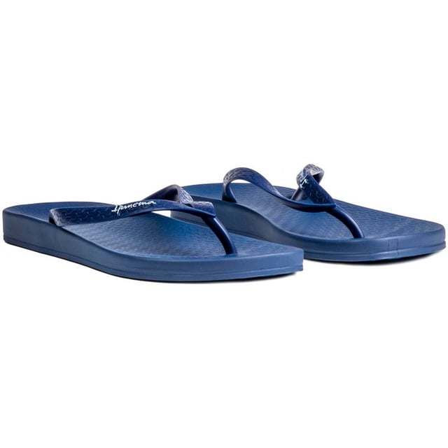 Womens blue Ipanema anatomic sandals, manufactured with rubber and a rubber sole. Featuring: made in brazil, branding to strap, true to size, eco friendly product and 100% vegan.