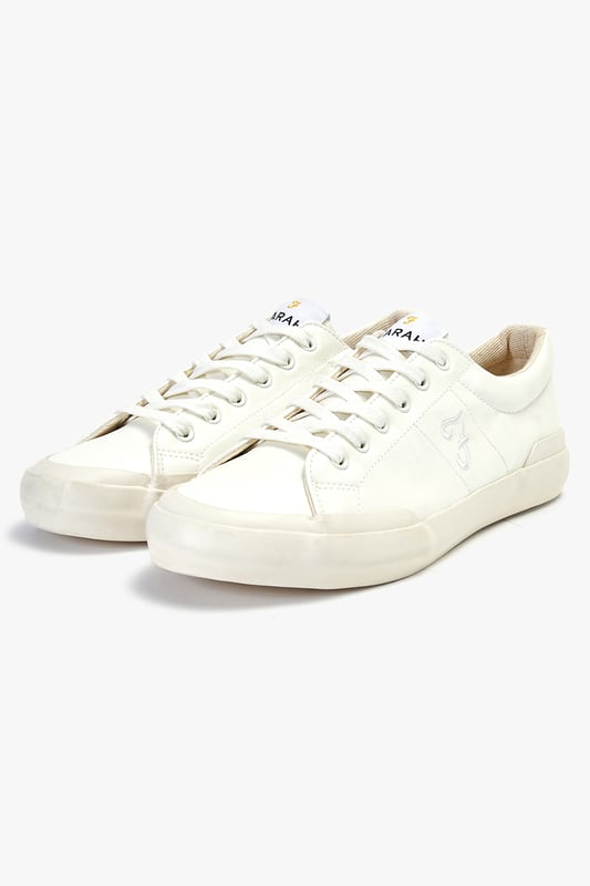 Farah white trainers sales