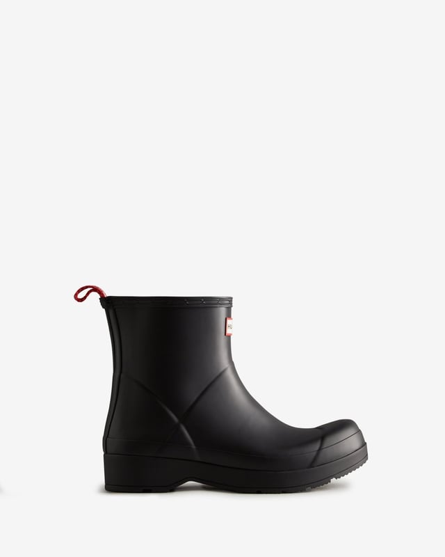 Mens Play Short Boot
The Play Boot blends playfulness and practicality. A simplifying of the iconic design of the Original Boot, the Play Boot fast became a best-selling Hunter silhouette. Just grazing the top of the ankle, with a flatter sole and angled block heel for comfort, finished with a pull tab for easy foot entry. The design is crafted from the highest quality natural rubber, 100% recycled polyester lining and 100% waterproof.

Hunter Original Rubber Compound
Handcrafted
Recycled Polyester Lining
Pull Tab For Ease Of Foot Entry
U - 100% Rubber L - 100% Recycled Polyester O - 100% Rubber
Use Boot Shine and Rubber Boot Buffer

MFS9088RMA