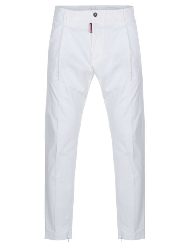 100% algodón; Pantalones Dsquared2 Super Light New Dan;  Modelo: S74KB0645-S41794-100;  Mano de obra de alta calidad;  Dos bolsillos laterales en la parte delantera;  Dos bolsillos abiertos con botones en la parte trasera;  Cierre: tira de botones;  trabillas para cinturón;  cremalleras en el dobladillo;  Detalles del logotipo de Dsquared2