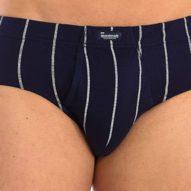 Pack-3 Slips Abanderados.
 Elastic rubber waistband, with the brand name.
 Breathable fabric.
 Anatomical front, with the ability to hold without squeezing.
 With opening.
 Seams seen in tone.
 Composition: 100% cotton
 Care:
Wash at max temperature 40º.
 - Do not use bleach.
 - Do not use dryer.
 - Do not iron.
 - Do not dry clean.