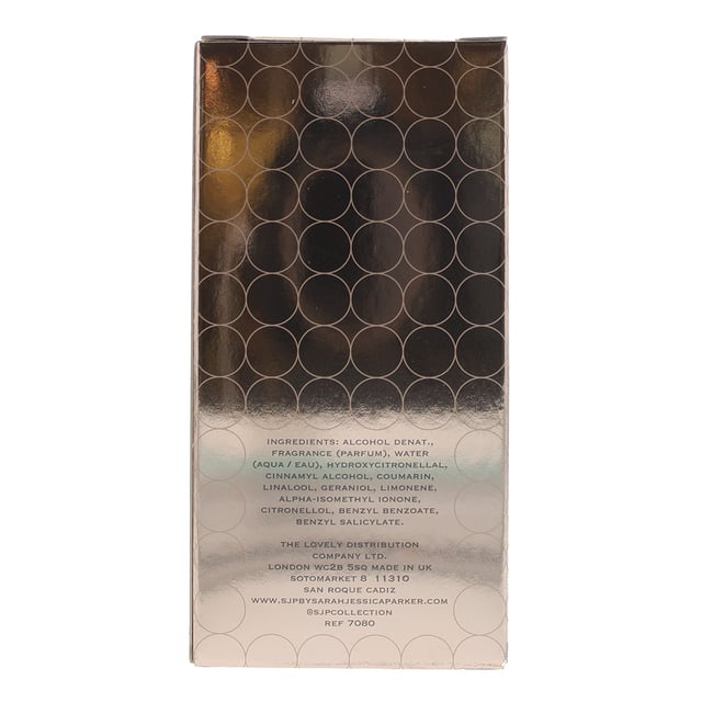 Lovely You is a floral fragrance for women, which was launched in 2020 by Sarah Jessica Parker. The scent contains top notes of Water Lily, Freesia and Plum Blossom; with middle notes of Jasmine, Orange Blossom and Pink Peony; with base notes of Musk, Benzoin and Vanilla Orchid. The note make for a clean, powdery white floral scent with a touch of sweetness and musk in the background. This ideal for much of the year.