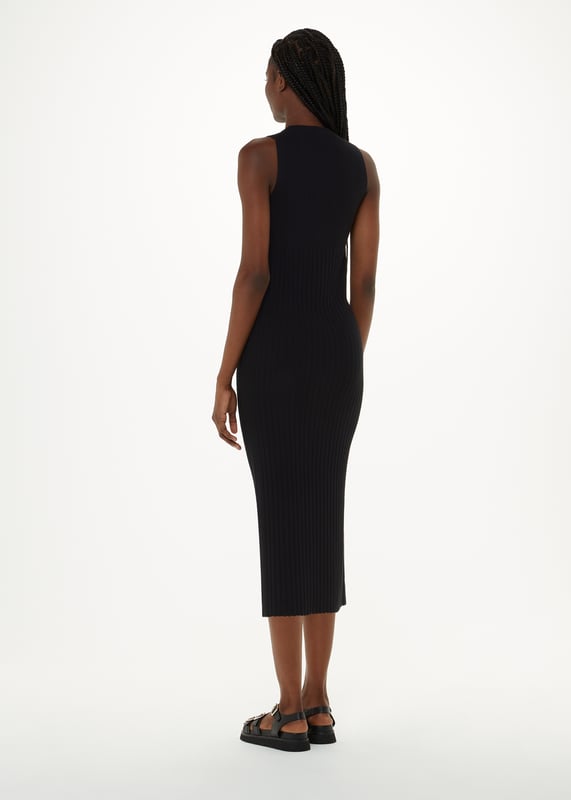 Discover the elegant charm of the Ida Dress, your perfect pick for any occasion that calls for a touch of sophistication.