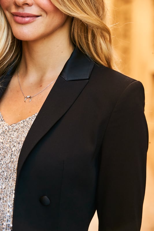 REASONS TO BUY: 

Every wardrobe should have one
Timeless tuxedo style blazer
Satin lapels, buttons and pocket trim for a luxe touch
It's cut to flatter
Style it with skinny jeans and heels for date night
Dress it down trainers off-duty
