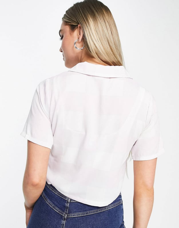 Revere collar Button placket Short sleeves Boxy fit
