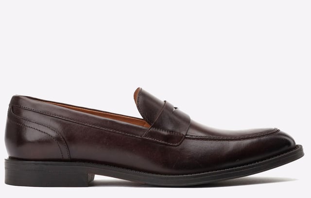 Base London Kennedy Loafers Mens Crafted from premium leather, the Kennedy penny loafers by Base London boast a simple yet refined design. The classic penny loafer strap across the vamp and a cushioned Ortholite insole ensure unmatched style and comfort.- Quality leather uppers- Slip on loafer design- Intricate stitch detailing- Ortholite Insole- Grippy Rubber Sole
