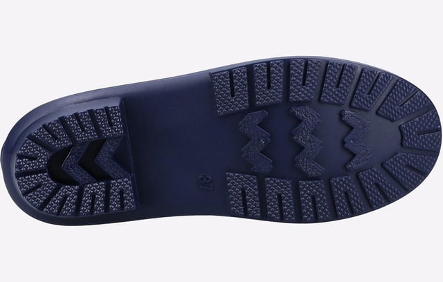 Grovsner from Cotswold, is the perfect welly for all weather conditions. With fully waterproof neoprene for excellent warmth and comfort.
- 100% Waterproof
- Pull On Loop
- Lightweight sole
- Reinforced toe and heel
- Easy to clean overlay