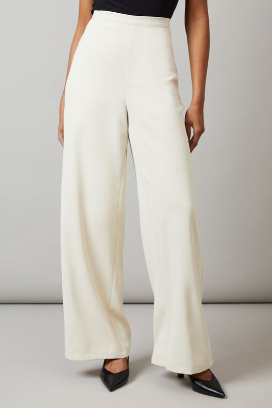 RELAXED WIDE LEG FLAT FRONT TROUSER