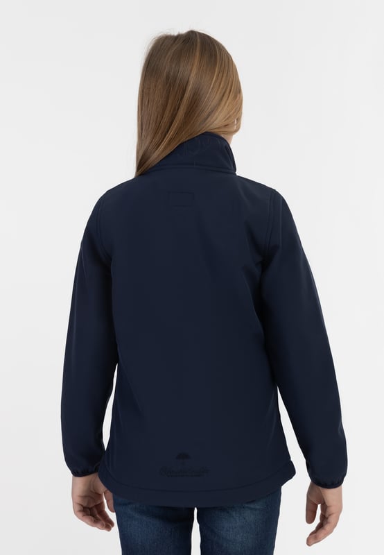 Ihre Kinder werden sie lieben. Diese Softshelljacken von Schmuddelwedda sind angenehm weich, elastisch und leicht. Die Innenseite besteht aus einem weichen Micro-Fleece, wodurch die Wärme konstant gehalten wird. Dank einer beschichteten Außenseite ist sie außerdem wasser- und winddicht. Mit ihrem elastischen Bündchen und der bewegungsfreundlichen Qualität entsteht ein hoher Tragekomfort, der dafür sorgt, dass die Kids für jedes Outdoor-Abenteuer bestens gerüstet sind.  Softshelljacke