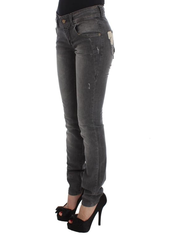 Nuevo con etiquetas  
Color: Lavado Gris  
Modelo: Ajuste Slim  
Hecho en Italia  
Material: 99% Algodón 1% Elastano  
Perfecto para mujeres que aprecian la moda de lujo