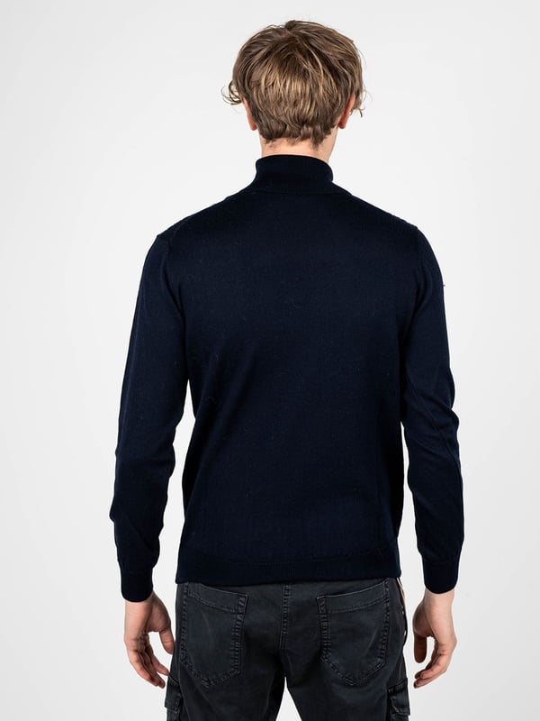 Estilo sencillo
Con cuello de polo
Con un adorno texturizado
Bajo, mangas y cuello rematados con puños elásticos
Hecho de una tela de alta calidad con lana merino
Fabricado en Italia