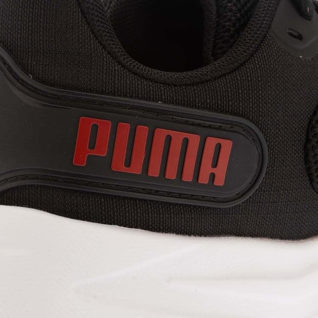 Mens Puma Disperse XT 3 Knit Trainers in black - white.- Textile upper.- Lace fastening.- Lightly padded ankle and tongue.- SoftFoam+ insole for optimal cushioning and comfort.- Reinforced heel.- One-piece CMEVA midsole and outsole.- Rubber pods are strategically placed for durability and traction.- Ref: 37901002