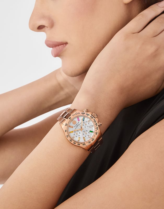 This Philipp Plein Nobile Lady Chronograph Watch for Women is the perfect timepiece to wear or to gift. It's Rose Gold 38 mm Round case combined with the comfortable Rose Gold Stainless steel watch band will ensure you enjoy this stunning timepiece without any compromise. Operated by a high quality Quartz movement and water resistant to 5 bars, your watch will keep ticking.