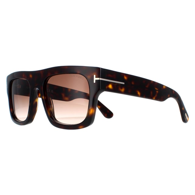 Tom Ford Sunglasses FT0711 Fausto 52F Dark Havana Brown Gradient are a typically bold fashion statement from Tom Ford with the flat top and extra chunky full rim acetate frame. The signature T bar wraps the temple and Tom Ford plate finishes the end pieces with aplomb