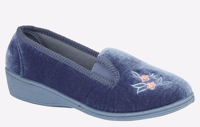 Slip into sumptuous comfort in a chic design with these Sleepers Gina women's slippers, boasting a memory foam footbed, sumptuous velour upper, and a durable outsole perfect for wearing in and around the house.
- Velour upper
- Slip on design with twin gussets
- Memory foam insole
- TPR Sole