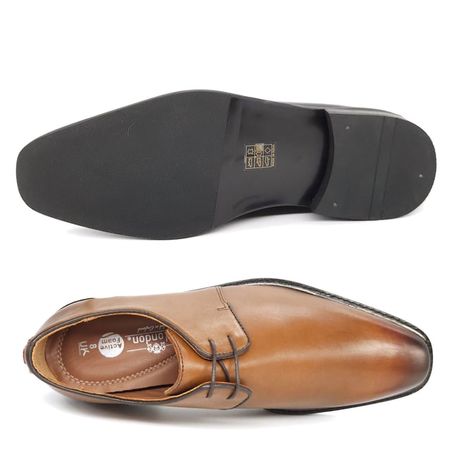 Introducing Dagenham, a classic Derby shoe for a quintessential formal feel. The active foam footbed ensures a comfortable wear, while the streamlined silhouette provides a sleek finish.