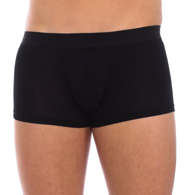 Bikkembergs brand boxers.
 Elastic rubber waistband, with the brand's name embroidered.
 Comfortable and breathable fabric.
 Anatomical front, with the ability to hold without squeezing.
 Seams seen in tone.
 Composition: 97% Viscose, 3% Elastane
 Care:
Wash at maximum temperature 30º.
 -Do not use bleach.
 -Do not dry clean.
 -Allows the use of an iron.