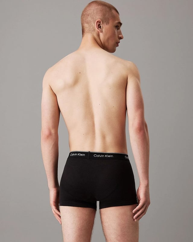 Relaunch of our heritage icon: COTTON CLASSICS everyday underwear in 100% pure, breathable cotton.
• 3 pack
• cotton jersey
• medium rise waist
• front fly design
• Calvin Klein signature elastic waistband
100% cotton
machine wash
country of origin: Bangladesh
000NB4002A